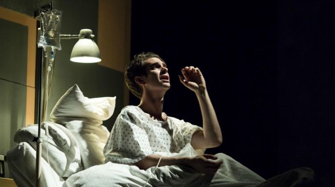 A. Garfield - Angels in America (Zdroj: H. Maybanks)