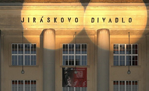 Jirskv Hronov 2019 - budova divadla