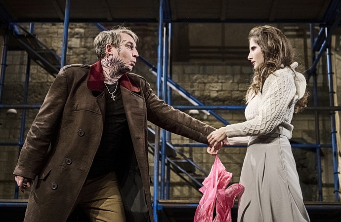Robert Mikluš a Sara Sandeva (Othello © AGENTURA SCHOK)