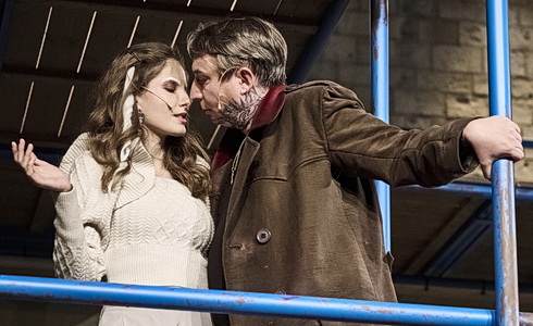 Robert Mikluš a Sara Sandeva (Othello © AGENTURA SCHOK)