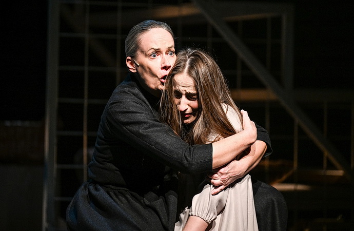 Alena Antalov� a Krist�na Da�helov� (Jej� pastorky�a)