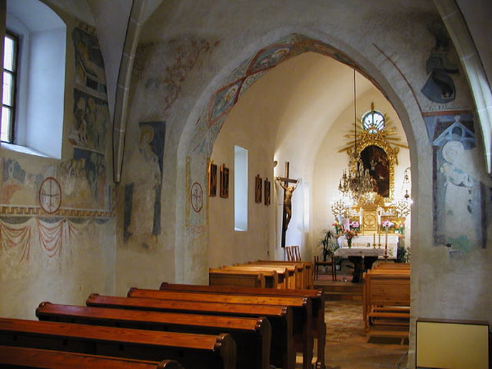 Interir kostela sv. Ke v Nebovidech