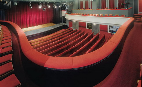 Divadlo v Dlouh - interir