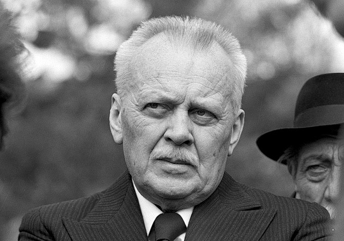 Karel Höger