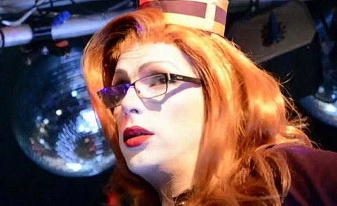Travesti po anglicku
