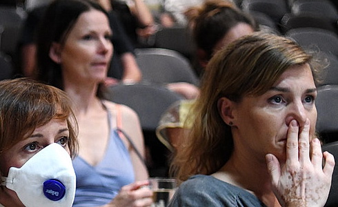 Zk�za Dejvick�ho divadla