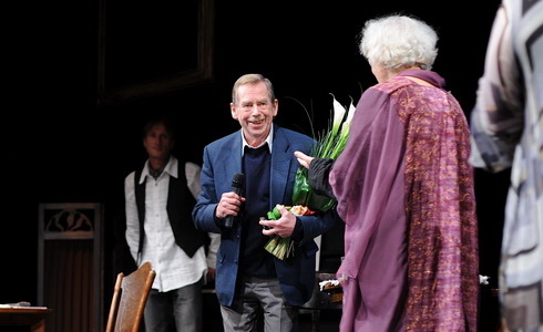 V�clav Havel v Divadle Rokoko