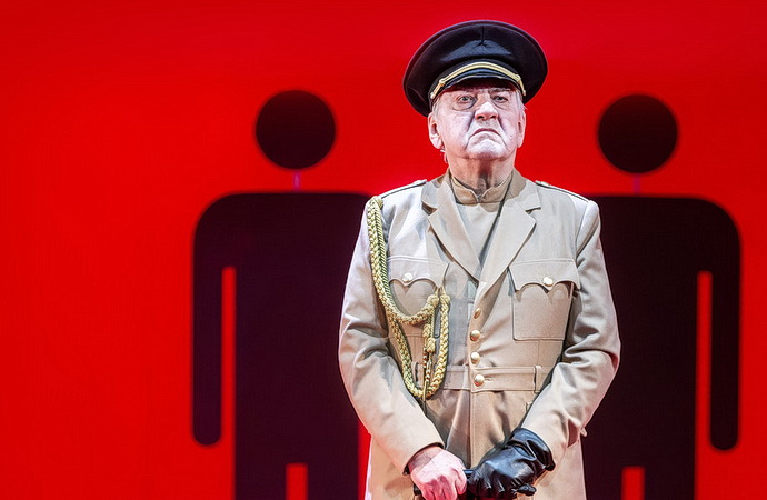 Miroslav Donutil (Bílá nemoc)