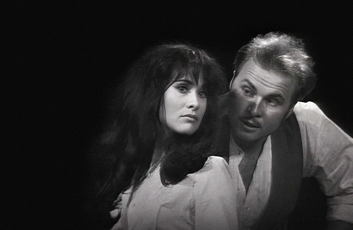 M. M�lkov� a L. Munzar (Sle�na Julie)