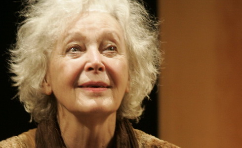 Květa Fialová v inscenaci Harold a Maude