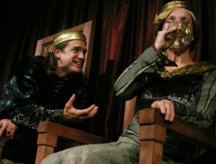 Jan Potmil a Milena Steinmasslov v inscenaci Hamlet