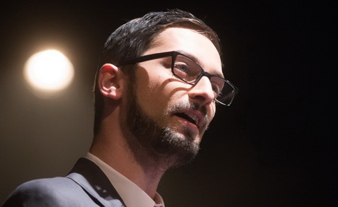 Marek Příkazký v roli hradního mluvčího Jiřího Ovčáčka