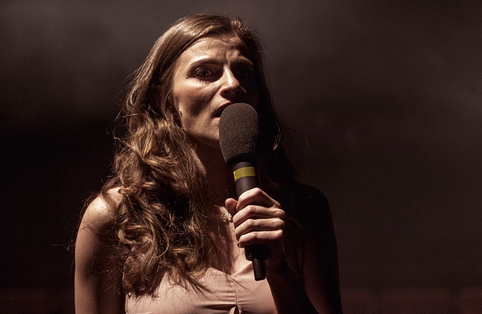 Nina Horáková (Bez hany (Hommage à Hegerová)