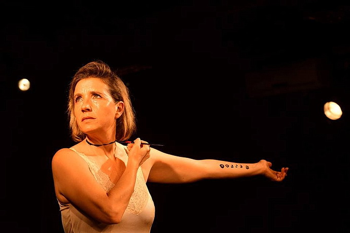 Hadar Galron (Whistle (Zapískej)
