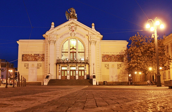 Vchodoesk divadlo Pardubice 