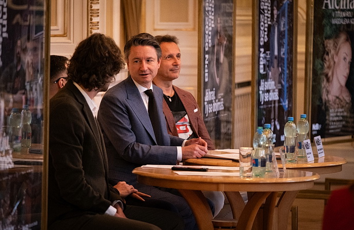 Tiskov konference NdB