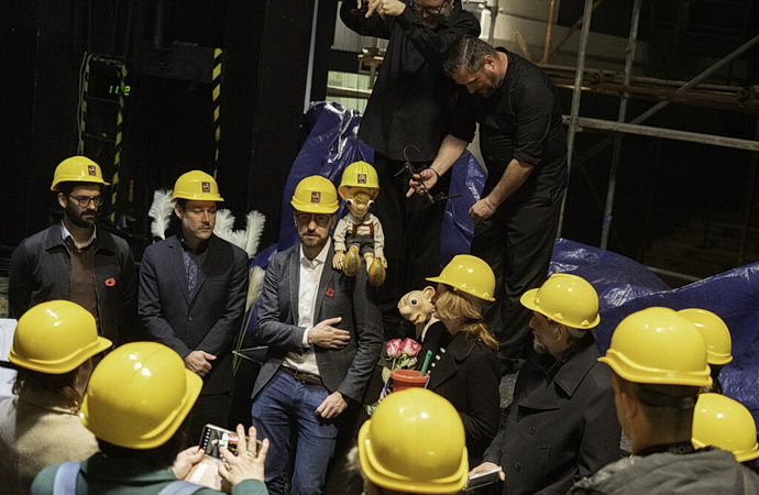 Hurv�nek a Spejbl v divadle (Foto: Peter Pale�ek)