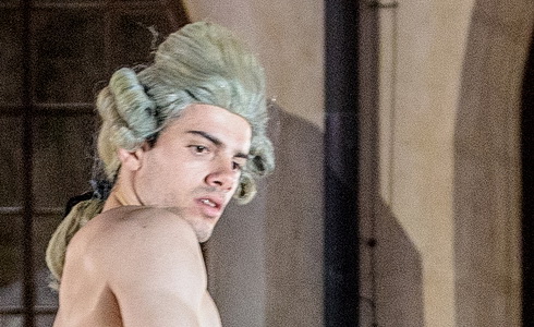 Nej�sp�n�j�� inscenace Loutna �esk�