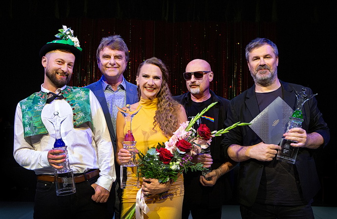 M. P��kazk�, R. Marek, M. Holcmanov�, P. �tindl, P. Lan�ari�