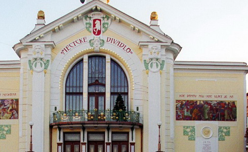 Vchodoesk divadlo Pardubice