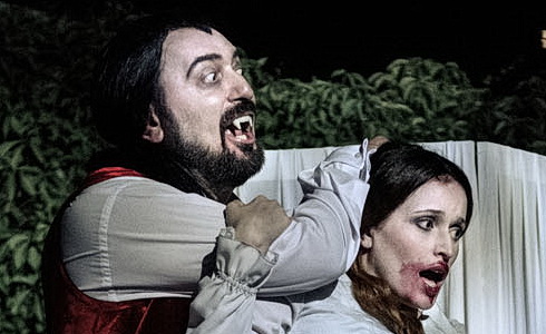 Petr Halíček a Kamila Janovičová (Dracula)