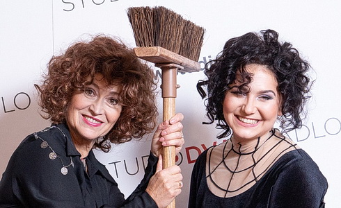 Petra Černocká a Vendula Příhodová (Saxana)