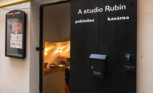 A studio Rubín