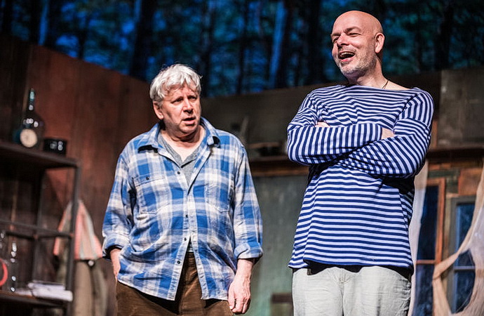 Jan Mazák a Viktor Skála (Hrabal a muž u okna)