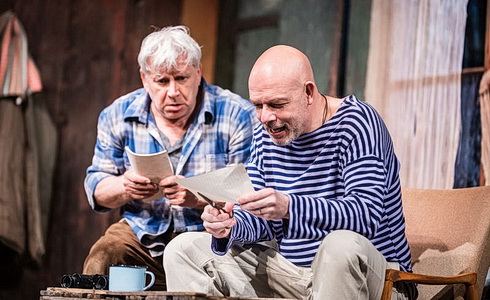 Jan Mazák a Viktor Skála (Hrabal a muž u okna)