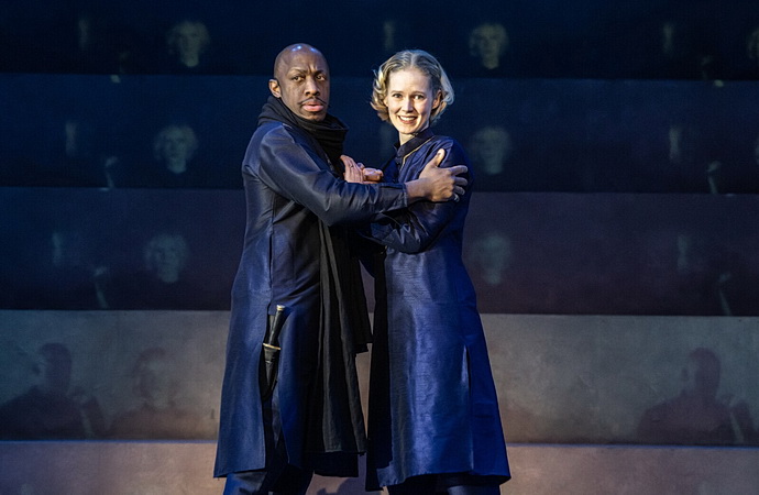 Rosy McEwen a Giles Terera / Othello (Foto: Johan Persson)