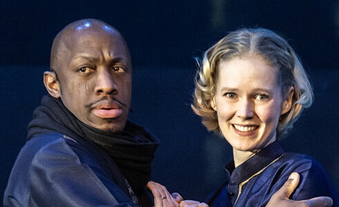 Rosy McEwen a Giles Terera / Othello (Foto: Johan Persson)