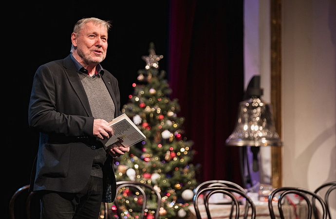 �editel V�chodo�esk�ho divadla Petr Dohnal   