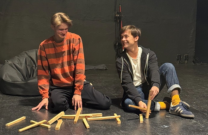 ekn (Studio J.A.N.T.A.R.)