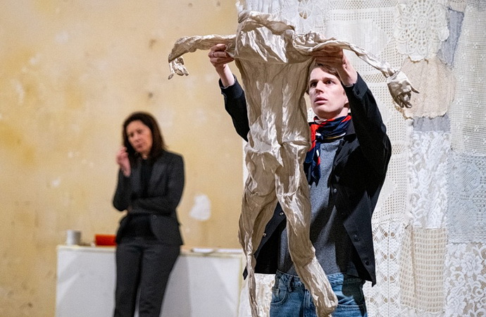 Lucie Rozn�t�nsk� a Vojt�ch Hrab�k (zkou�ka inscenace)  