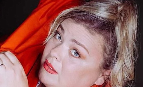 Lucie Poli�ensk� (V�kend ve v�tahu - INDIGO company)