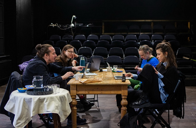 Prvn� �ten� (Divadlo Na z�bradl�)