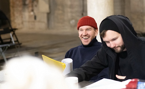 Herci p�i zkou�en� hry Amadoka (Divadlo X10)