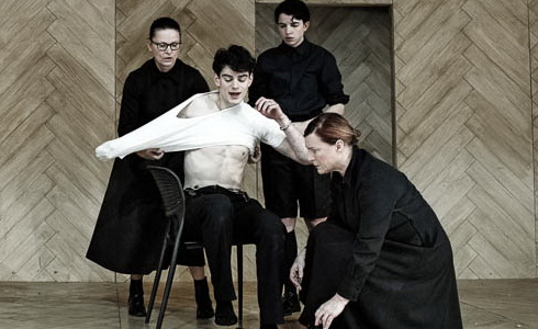 Slu�ebnictvo (Dejvick� divadlo)