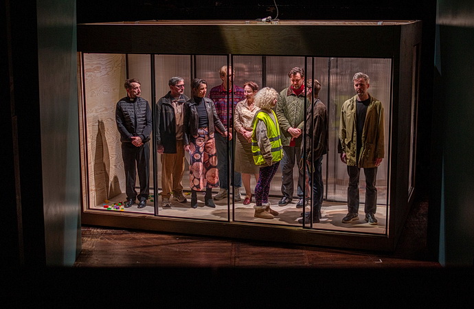 Hon (Divadlo Na z�bradl�)