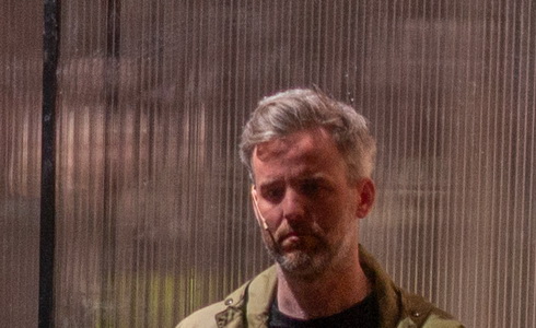 Hon (Divadlo Na z�bradl�)