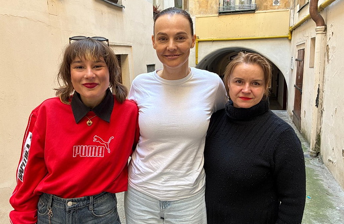 S. Todorova, G. Mikulkova, H. Je��bek T�e���kov�