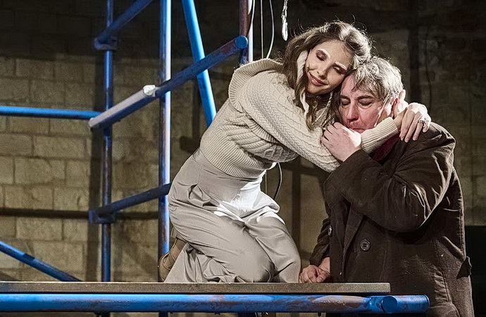 Robert Mikluš a Sara Sandeva (Othello)