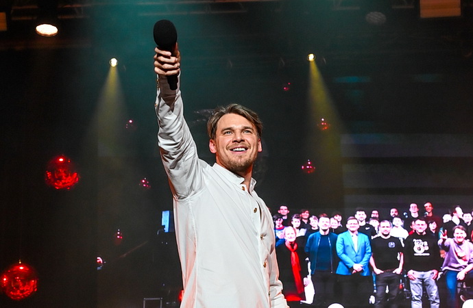 Vojt�ch Dyk (S�gl production, Hana Brozkov�)