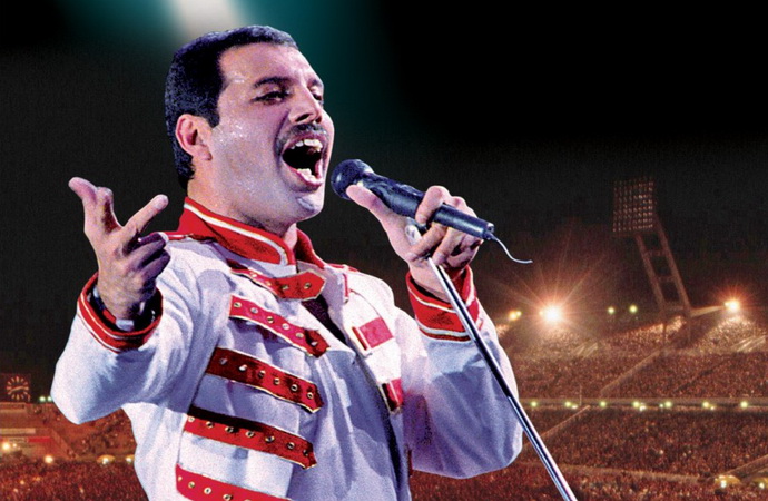 F. Mercury (Queen: Magic Tour v Budapeti)