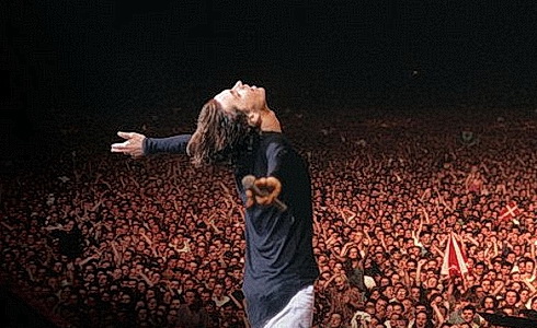 Michael Hutchence (INXS – Live Baby Live)