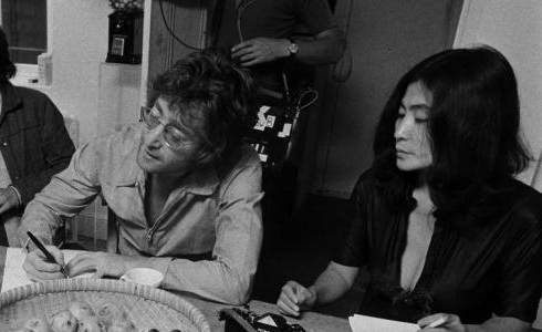 John Lennon & Yoko Ono – Above Us Only Sky