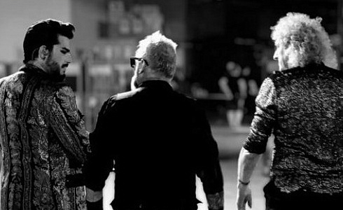 Přebal alba Queen: Live Around The World (Adam Lambert)