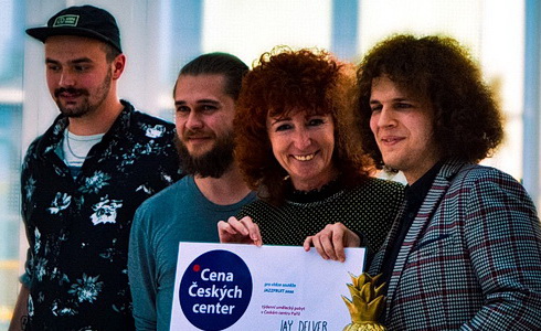 (Jay Delver a N._Lhotská, Česká centra)