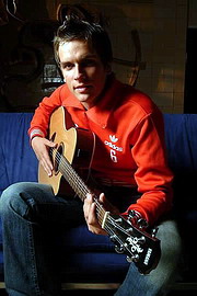 Zpěvák Julian Záhoroský
