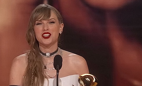 Taylor Swift pi pedvn ceny Grammy